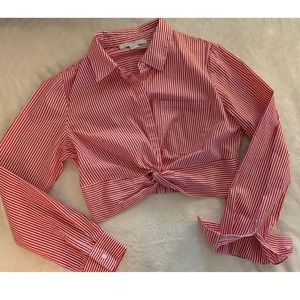 Long sleeve buttoned crop